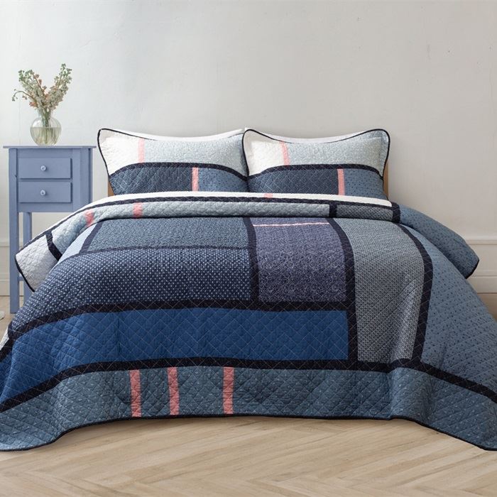 Asymmetric Patterned Patchwork Cotton Quilt Set