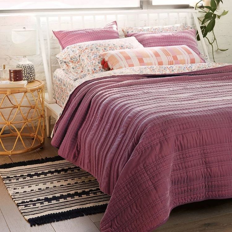 Embroidered Bed Quilt Set