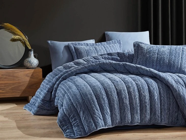 Luxury Embossed Flannel Comforter Set-Gray blue