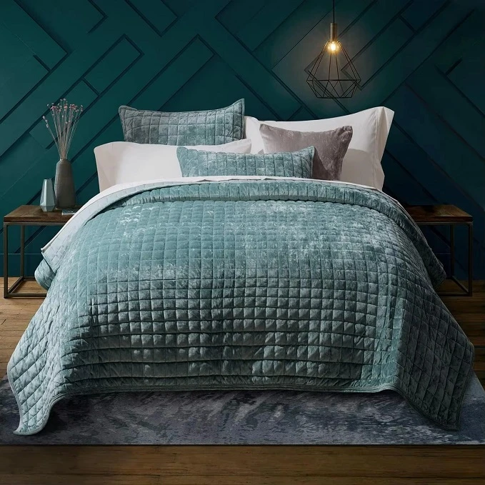 Luxury Velvet Embroidered Quilt Set-Green
