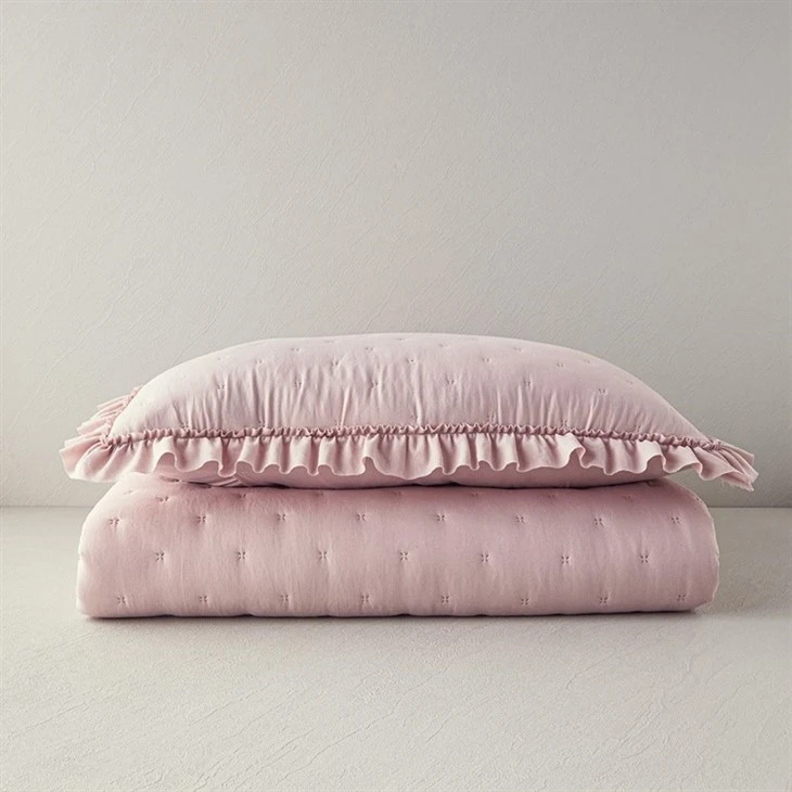Soft Warm Ultrasonic Quilt Set With Ruffled-1