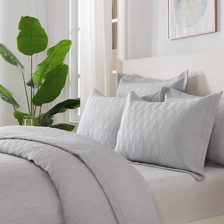 Solid Embroidered Cotton Quilt Set-Grey
