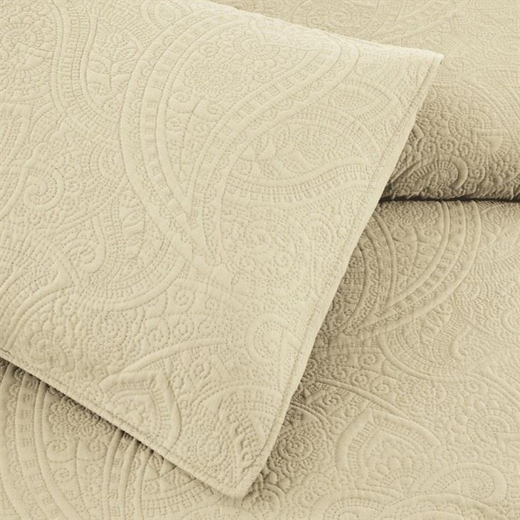 Solid Embroidered Quilts And Bedspreads-1