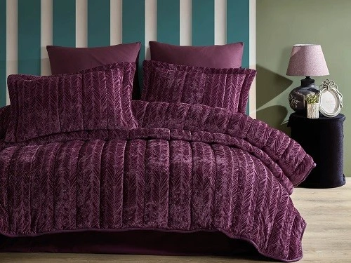 Embossed Flannel Comforter Set-Wine red Embossed Flannel Comforter Set-Wine red