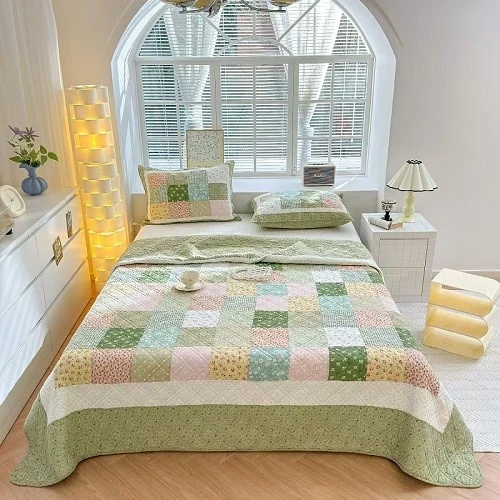 Floral Patchwork Quilt-Green Floral Patchwork Quilt-Green