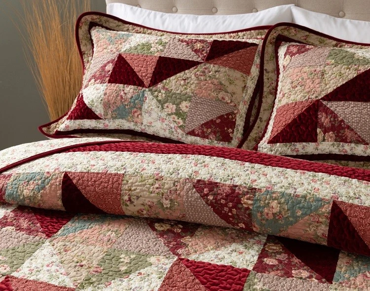 Velvet Patchwork Quilt Set 2 Velvet Patchwork Quilt Set 2