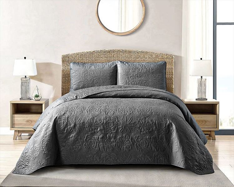 Solid Ultrasonic Reversible Quilt Set