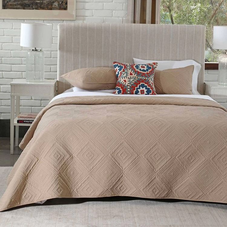 Washed Microfiber Embroidered Quilt Set